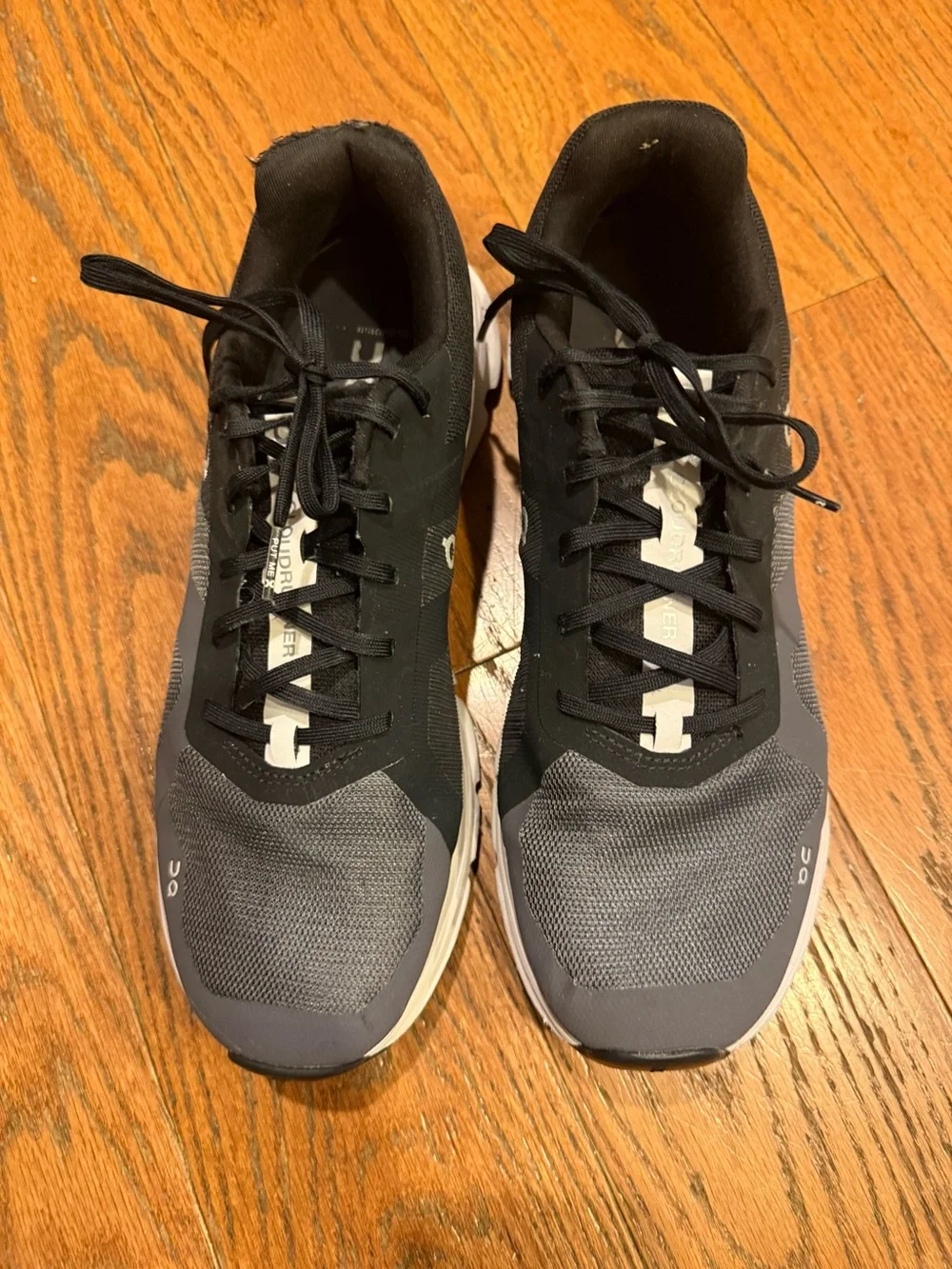On Cloud Cloudrunner Men’s 10 Black Gray Running Shoes Speedboard Sneakers